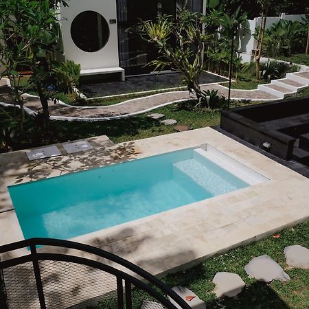 Villa The Volter Yogyakarta Ngingas Exterior foto
